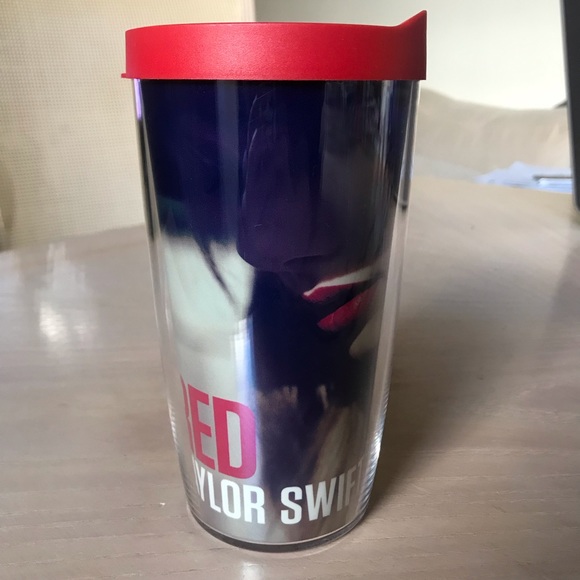 *NEW* TAYLOR SWIFT Red Tervis Tumbler - Picture 2 of 7